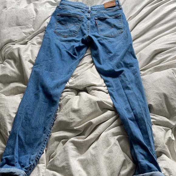 Levi’s high rise jeans - Picture 2 of 4